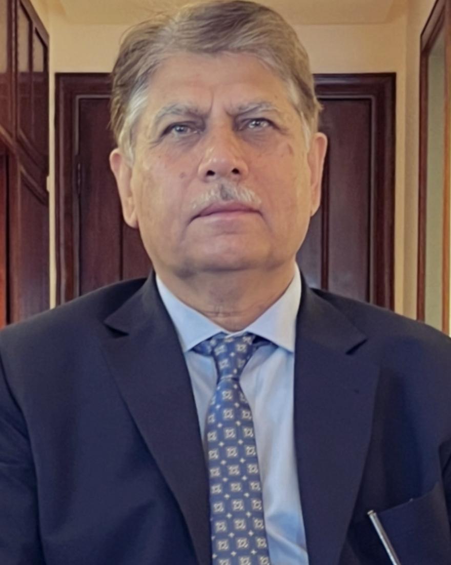 Portrait of Prof. Dr. Mir Ali Shah